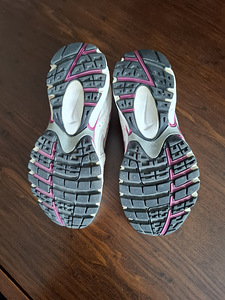Кроссовки NIKE (2 фото из 2)