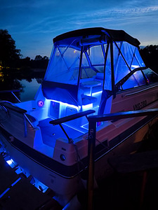 Bayliner 2455 5.8 v8 250kW (1 foto / 10)