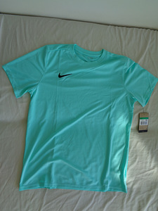 Футболка Nike M (1 фото из 5)