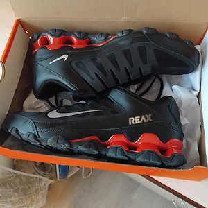 Мужские кроссовки Nike (7 фото из 7)