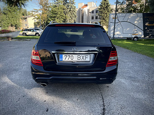 M: Mercedes-benz c250 4matic amg (6 foto / 15)