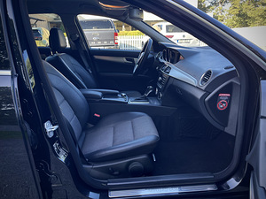 M: Mercedes-benz c250 4matic amg (10 foto / 15)