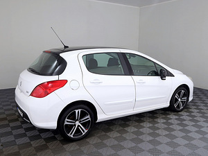 Peugeot 308 Elegance Facelift 1.6 HDi 82kW (3 foto / 8)