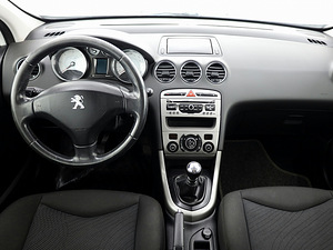 Peugeot 308 Elegance Facelift 1.6 HDi 82kW (5 foto / 8)