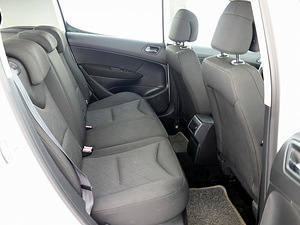 Peugeot 308 Elegance Facelift 1.6 HDi 82kW (7 foto / 8)