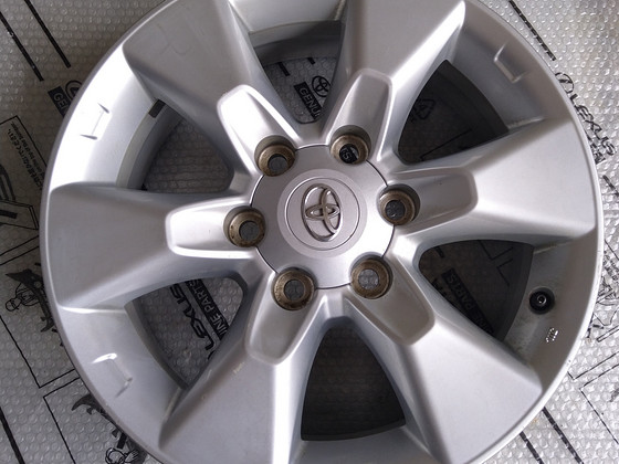 Литой диск R17 Toyota Land Cruiser Hilux 4261160780