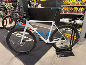 Cube Cross Race C:62 Carbon – размер 56 – карбоновые колёса Newmen (1 фото из 2)