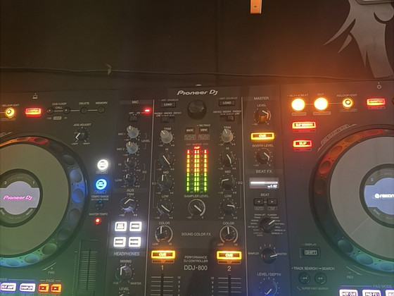 Müüa DDJ-800