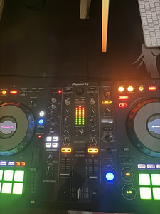 Müüa DDJ-800 (1 foto / 1)