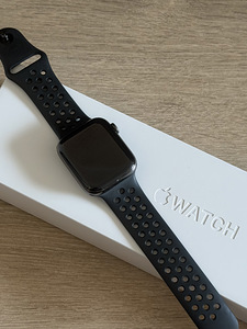 Apple Watch Series 6/ GPS+Cellular / 44MM / (1 foto / 2)