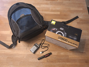 Nikon D5600 komplekt (3 фото из 3)