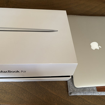 Apple MacBook Air 13-inch (Early 2014) Intel Core i5 1.4GHz