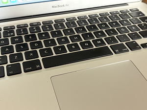 Apple MacBook Air 13-inch (Early 2014) Intel Core i5 1.4GHz (9 foto / 10)