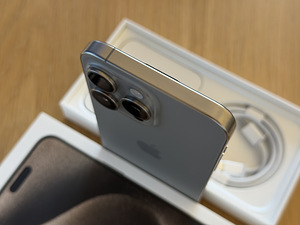 Apple iPhone 15 Pro Max 1TB Natural Ti в состоянии как новый (4 фото из 7)