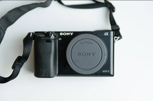 Sony a6000 kaamera (1 foto / 3)