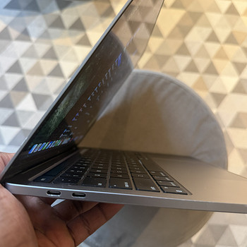 MacBook Pro 13" M2 2022 – 8 ГБ/256 ГБ (зарядное устройство)