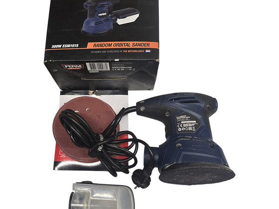Эксцентриковая шлифмашина FERM 300W ESM1015 + Коробка