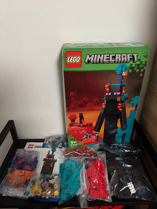 LEGO 21279 Башня Enderman (2 фото из 3)