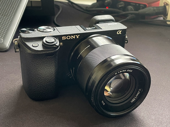 Sony a6300 + objektiiv SEL50F18