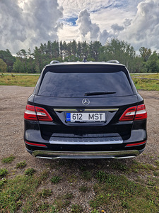 Mercedes (4 foto / 12)