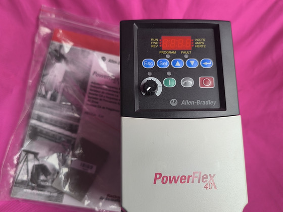Allen-Bradley PowerFlex 40 частотный преобразователь 2,2 kW
