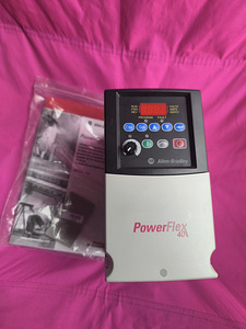 Allen-Bradley PowerFlex 40 частотный преобразователь 2,2 kW (1 фото из 4)