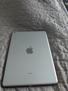 Продам Ipad (1 фото из 4)