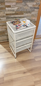 Müüa korralik IKEA LENNART valge metallist sahtliboks. (1 foto / 2)