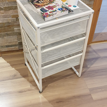 Продаётся аккуратный белый металлический тумбовый блок с ящиками IKEA LENNART.
