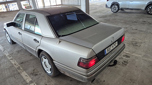 Mercedes-Benz E300 W124 (5 фото из 7)