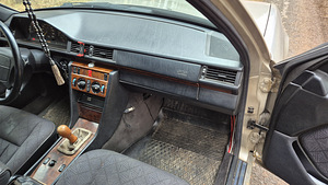Mercedes-Benz E300 W124 (7 фото из 7)