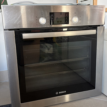 Встраиваемая духовка Bosch HBA43T350