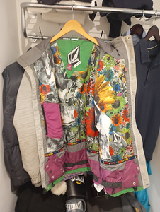 Volcom ekstreemspordi jope (2 foto / 3)