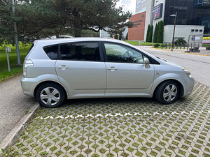 Toyota Corolla Verso (6 foto / 13)