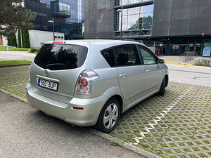 Toyota Corolla Verso (5 foto / 13)