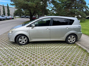 Toyota Corolla Verso (2 foto / 13)