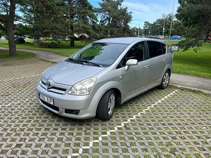 Toyota Corolla Verso (1 foto / 13)