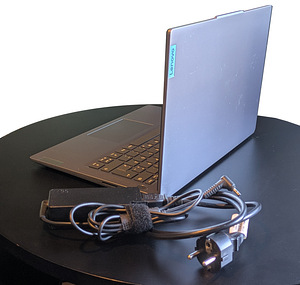 Lenovo Ideapad Slim 3 14IAH8 16GB/512GB (2 foto / 5)