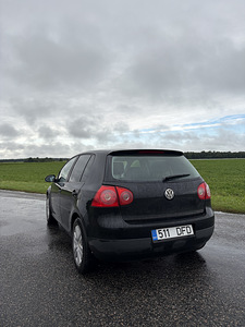 VW GOLF V 1.9 77кВт (3 фото из 9)