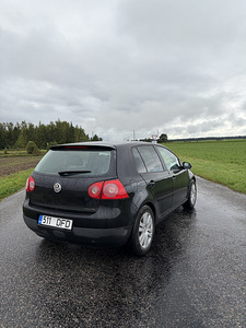 VW GOLF V 1.9 77кВт (4 фото из 9)