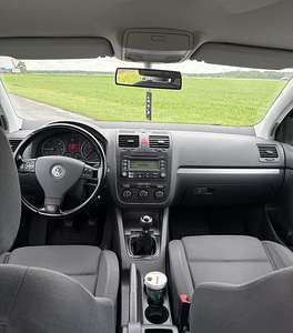 VW GOLF V 1.9 77кВт (8 фото из 9)