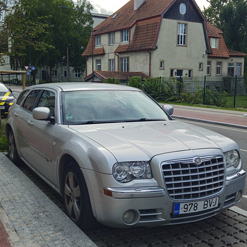 Продаётся Chrysler 300C