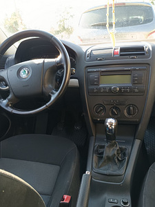 Skoda Octavia Combi (2008) — 1.6 bensii (BSE), 75 kW, manual (1 foto / 2)