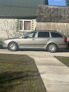 Skoda Octavia Combi (2008) — 1.6 bensii (BSE), 75 kW, manual (2 foto / 2)