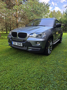 BMW X5 (2 фото из 13)