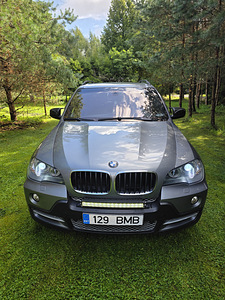 BMW X5 (13 фото из 13)