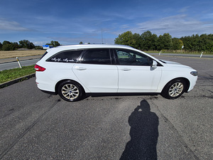 Ford Mondeo (1 фото из 8)