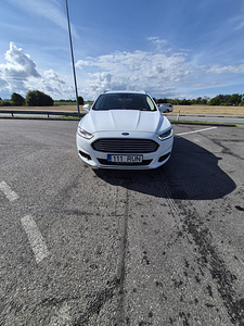 Ford Mondeo (4 фото из 8)