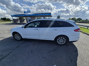 Ford Mondeo (2 фото из 8)