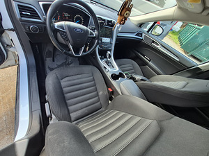 Ford Mondeo (5 фото из 8)